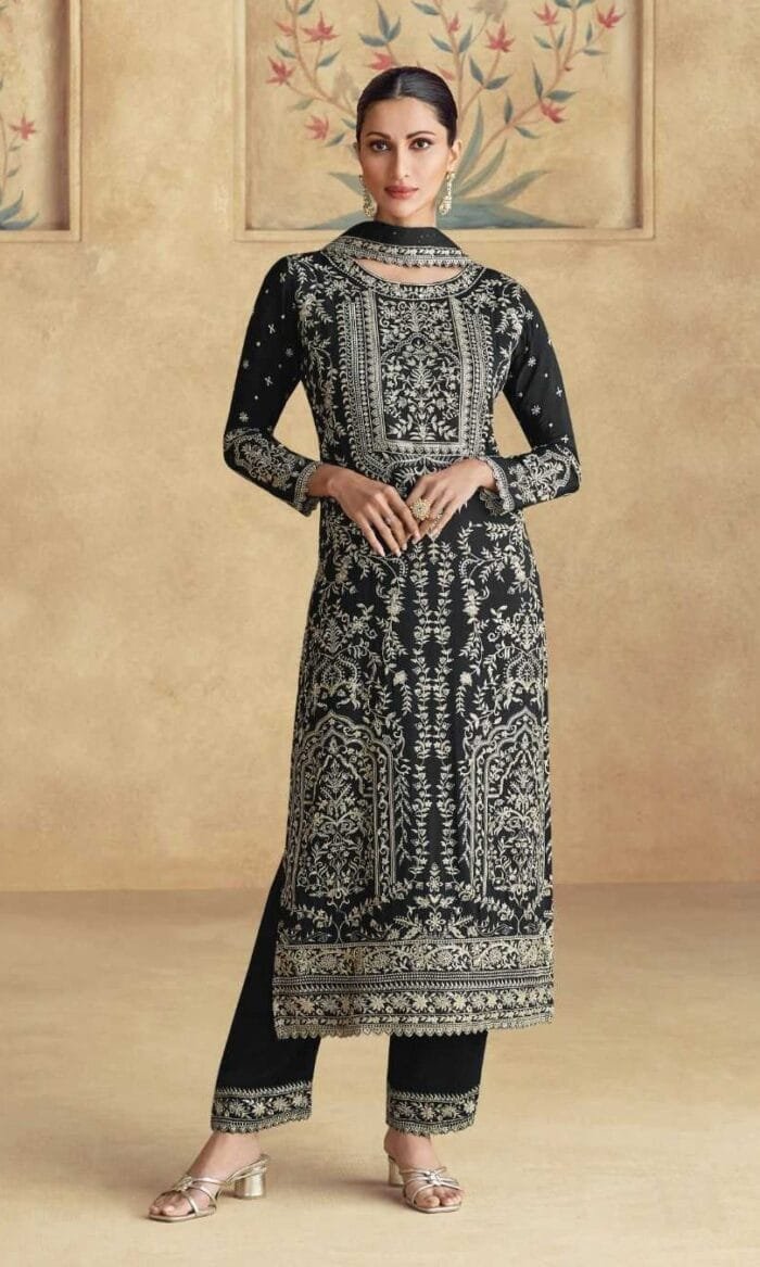 Heavy Thread Embroidered Salwar Kameez